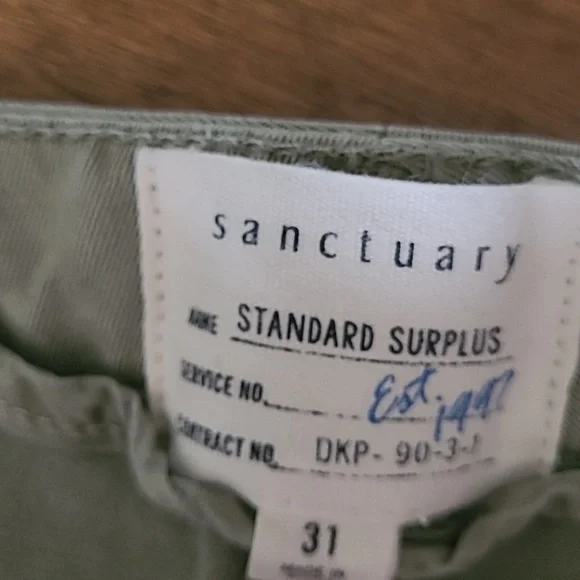 Sanctuary Army Green Paint splatter shorts. Size 31 - Picture 6 of 7